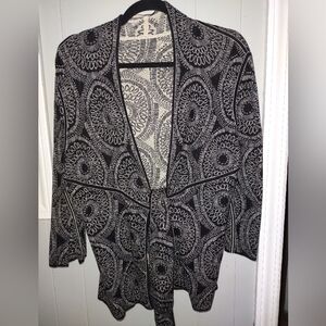 🍄bBlack and White Patterned Cardigan Sweater